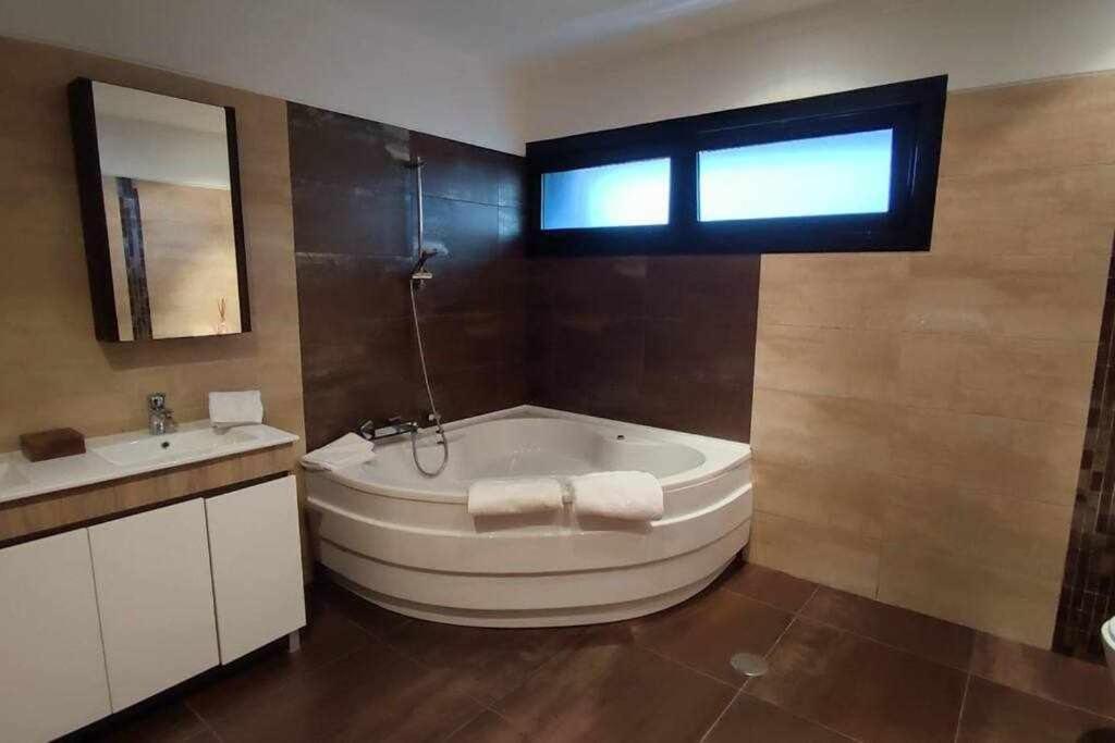 Casa Da Terca Nice View And Parking ฟุงชาล ภายนอก รูปภาพ