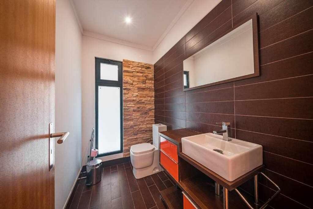 Casa Da Terca Nice View And Parking ฟุงชาล ภายนอก รูปภาพ